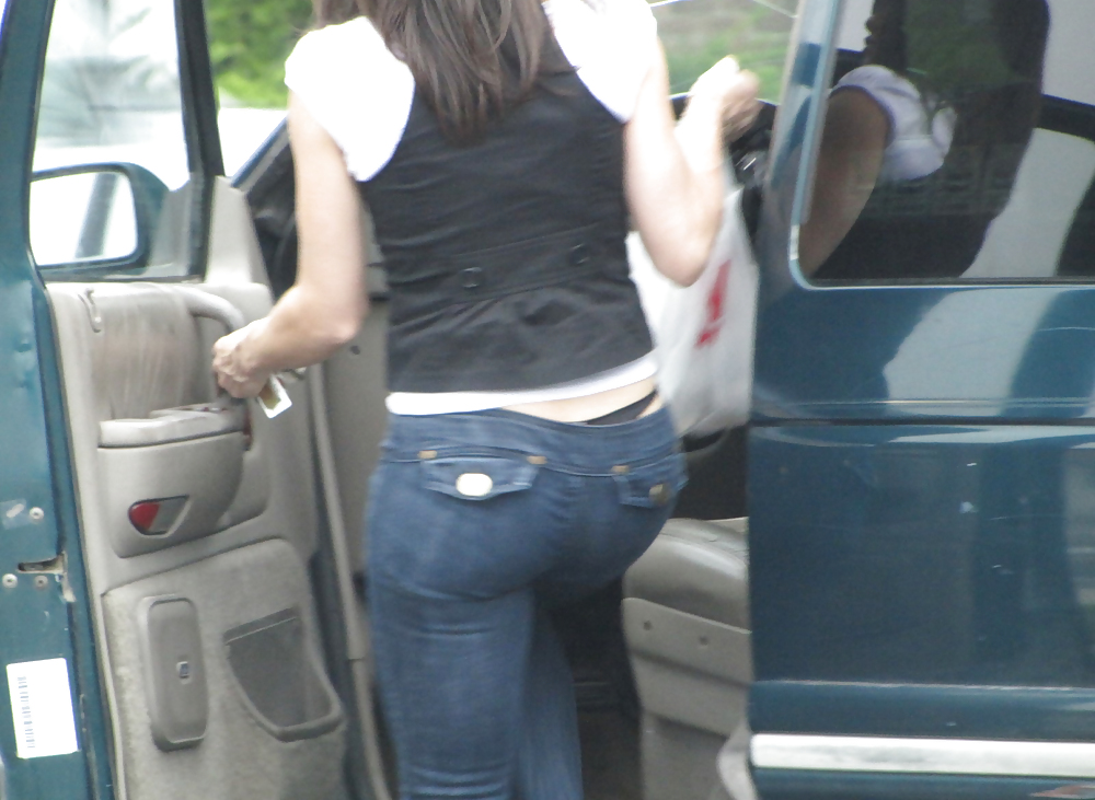 Mostrame el borde de tu tanguita, diosa
 #13035571