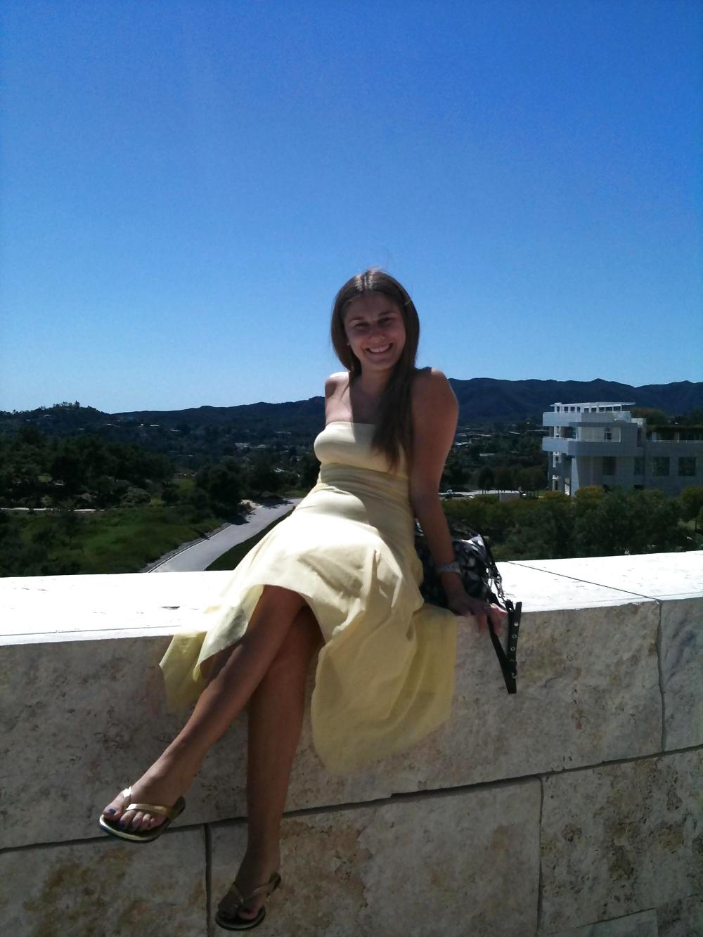 彼女はとてもホットです！ found by birkoffguy
 #18301790