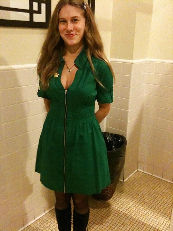 彼女はとてもホットです！ found by birkoffguy
 #18301891