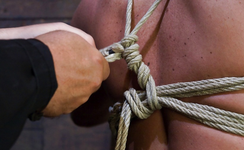 Bondage e tortura 
 #6036282