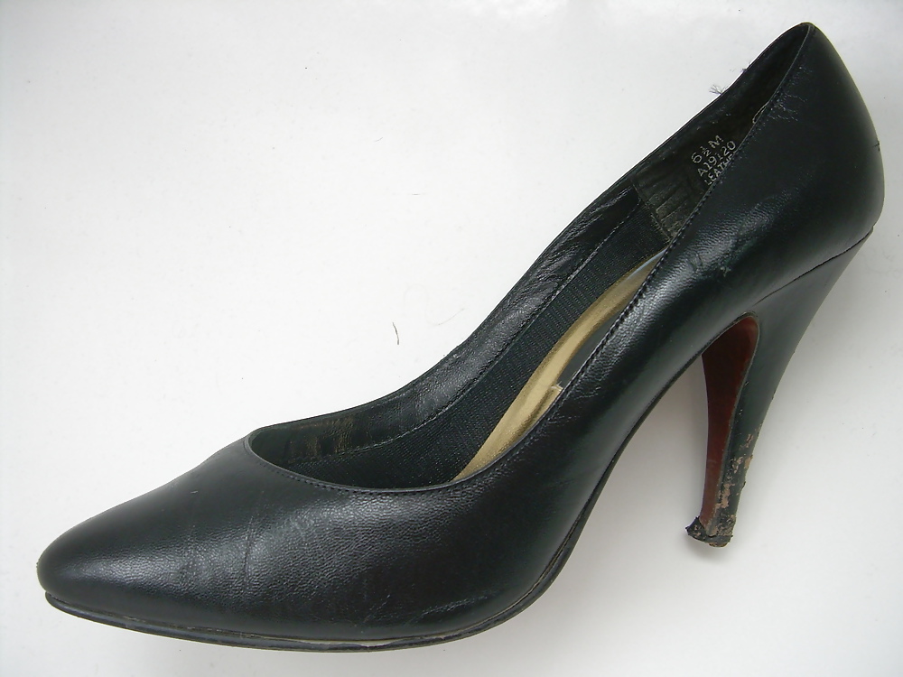 Dirty Black Pumps #4090422