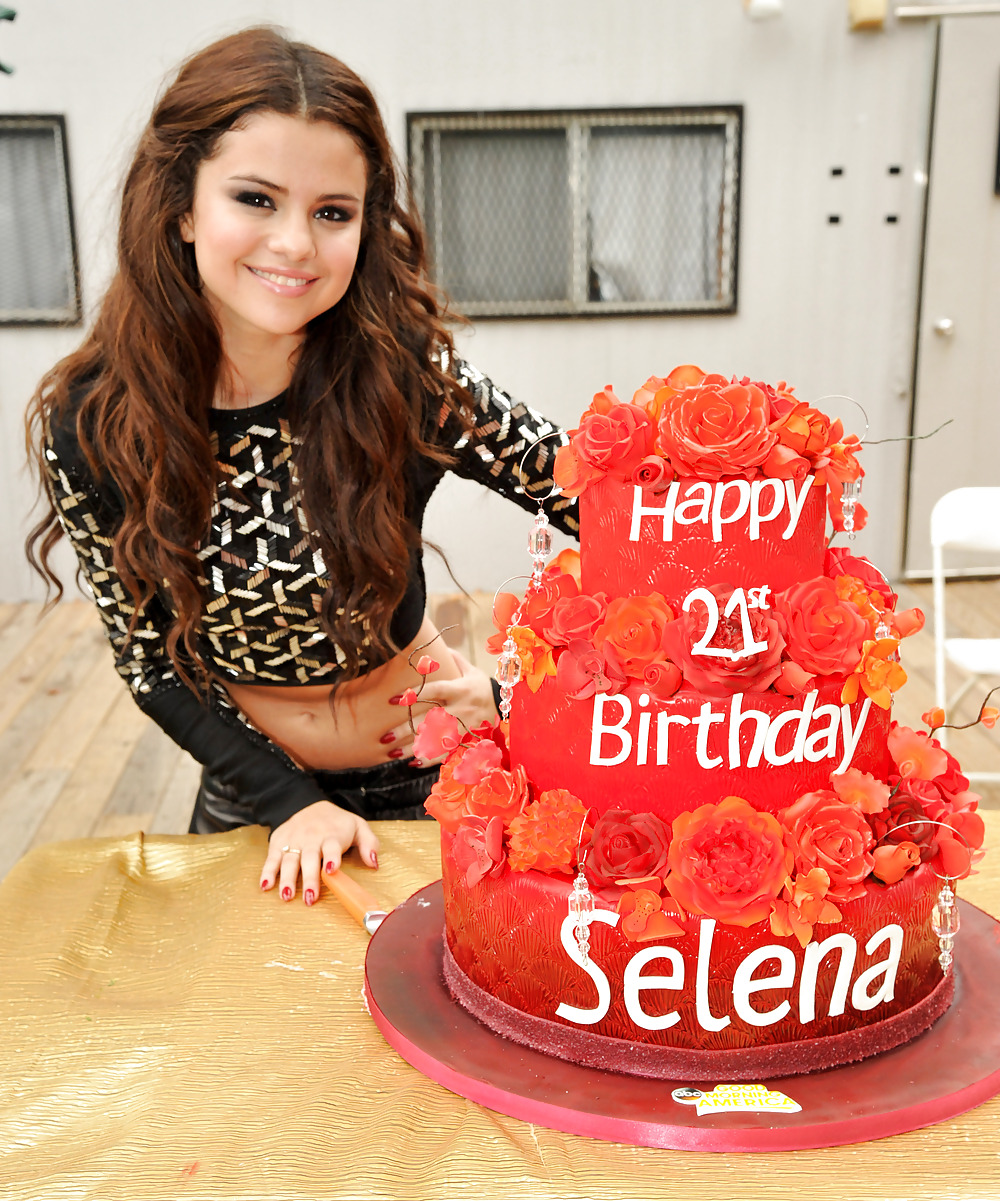 Selena Gomez #18483612