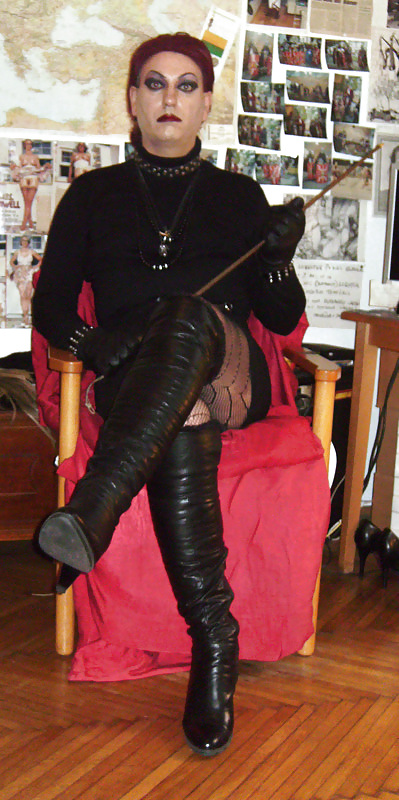 Dame Travesti Madame Cruauté #10222891