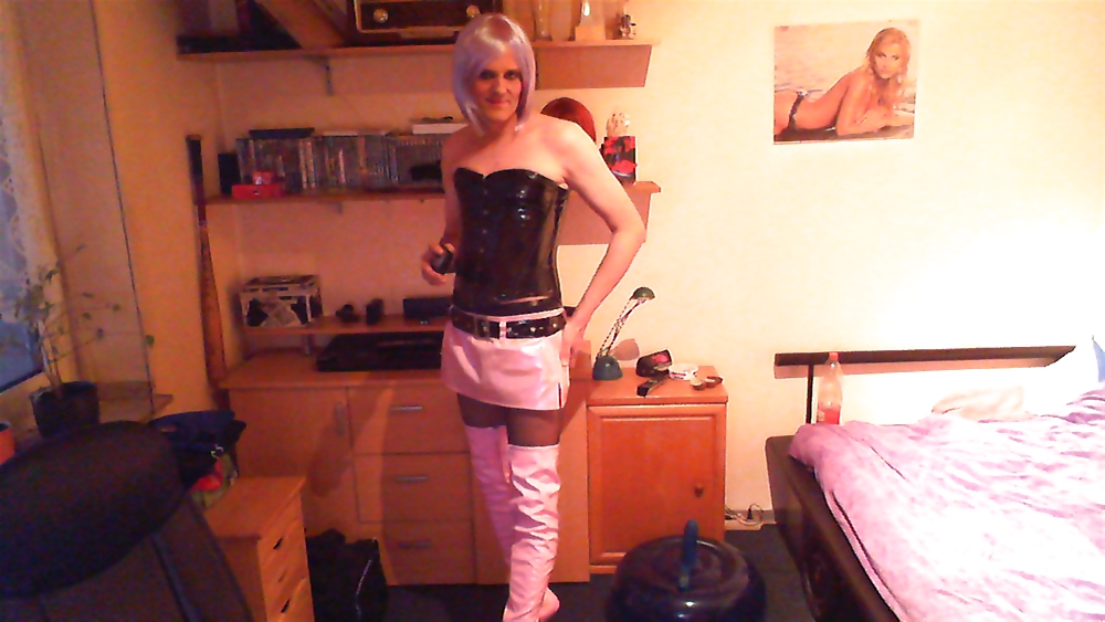 Mal in Crimson Schwarz  #9927362