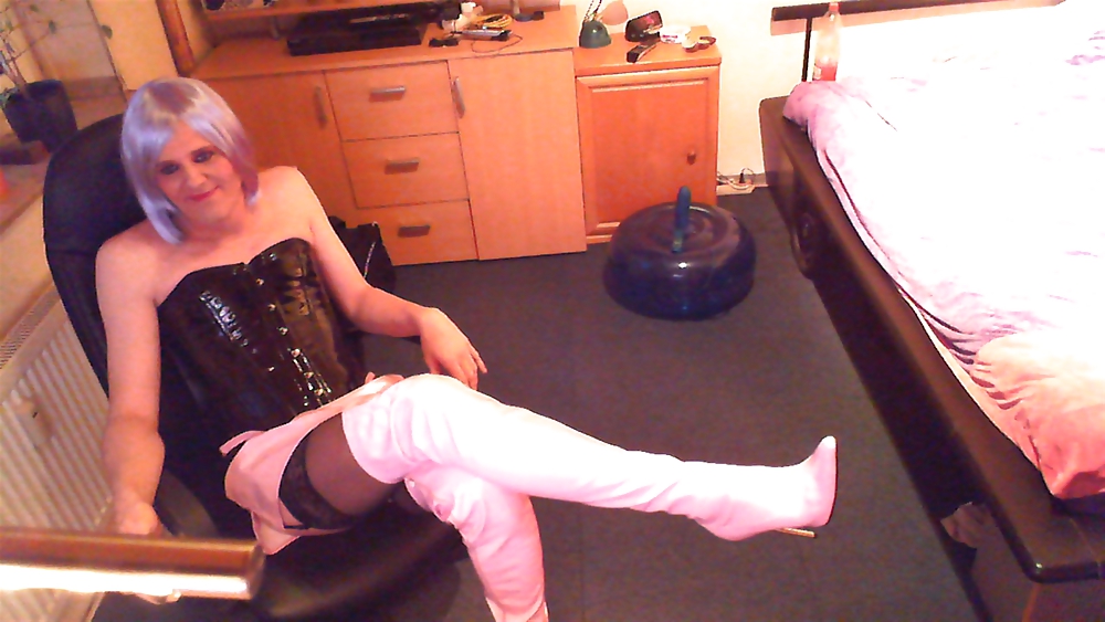 Mal in Crimson Schwarz  #9927420