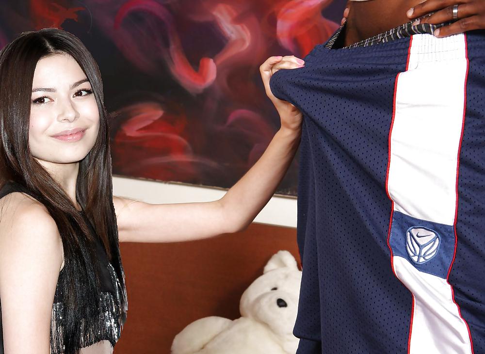 Miranda cosgrove
 #16095256