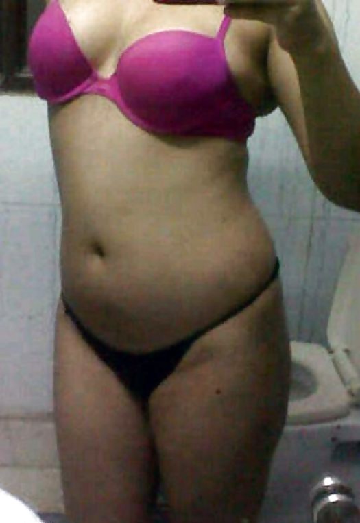 Pakistani girl self-shot pictures
 #7902876