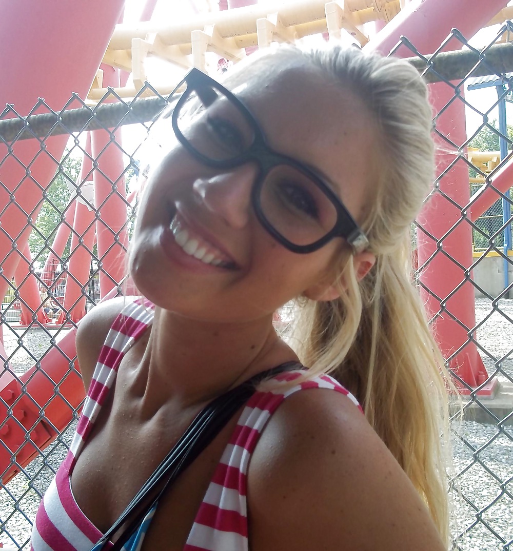 Hermosa cara rubia para que te corras en ella
 #16155620