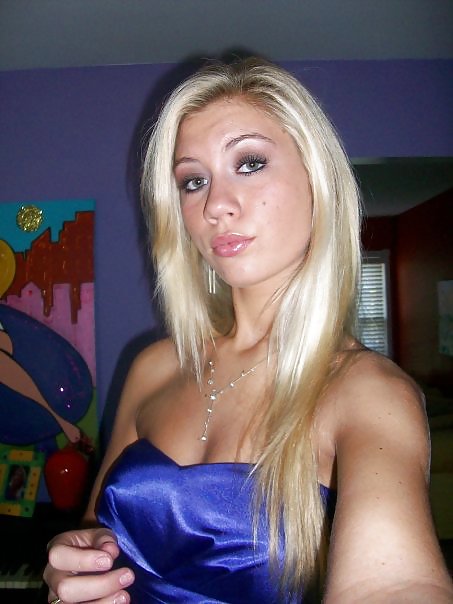 Hermosa cara rubia para que te corras en ella
 #16155700