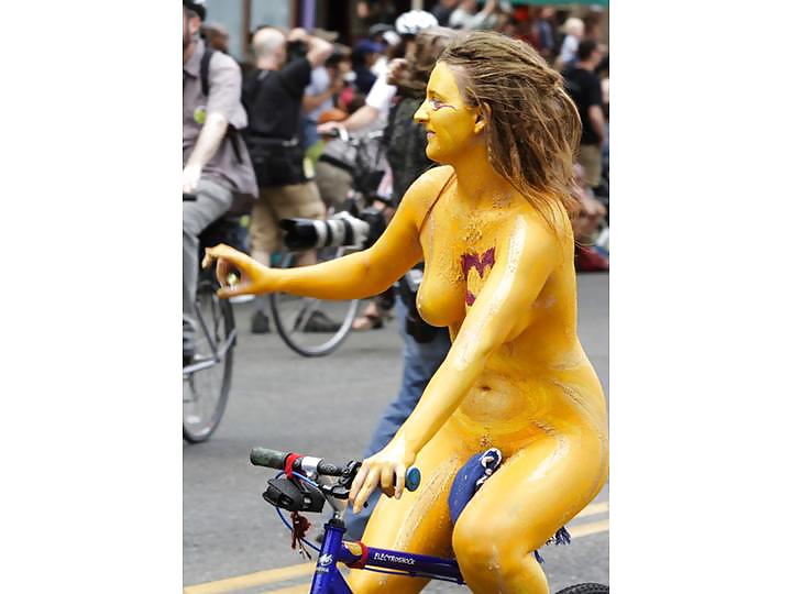 Nude Painted Ladies in Public Fetish Gallery 25 #22389539