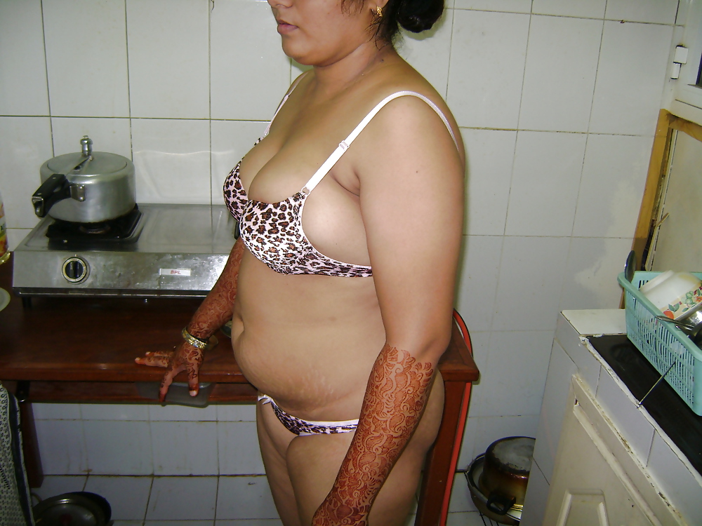 Indian aunty saree striping 4 #2874699