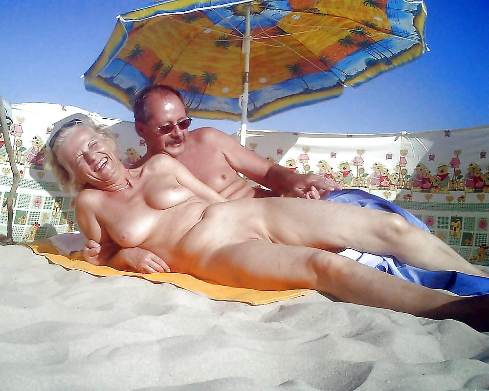 Playa desnuda 6.
 #1547200