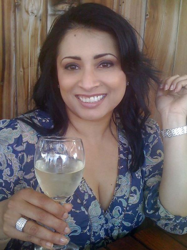 Nri milf aunty (ragazza di geeta kapoor)
 #9101278