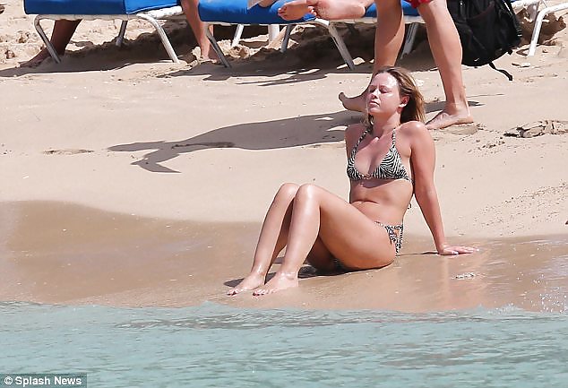 Kimberley walsh - indossando il bikini su una spiaggia barbados 
 #13890737