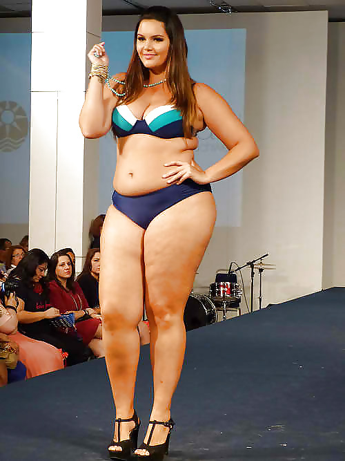 おいしい大きな女の子
 #13667721