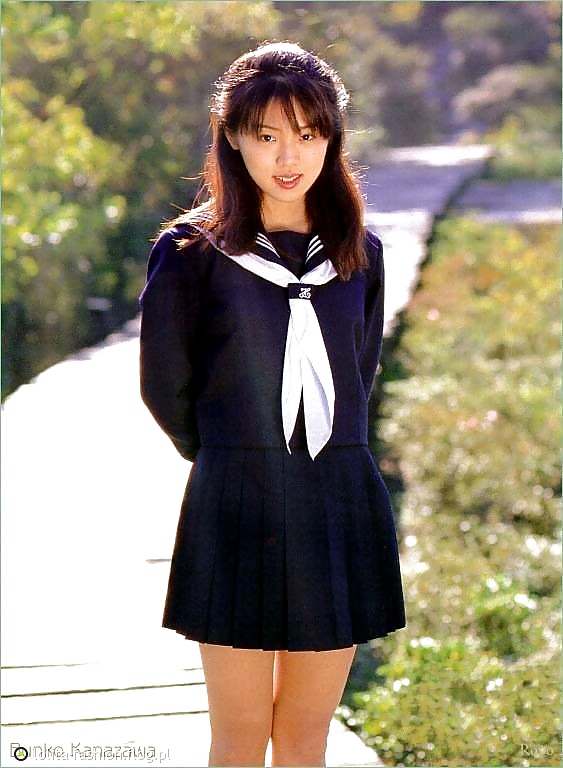 Monadas en uniformes japoneses
 #17152132