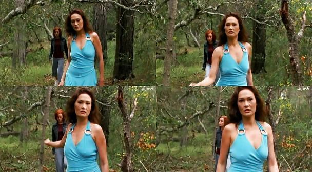 Tia carrere scene lesbiche
 #2874188