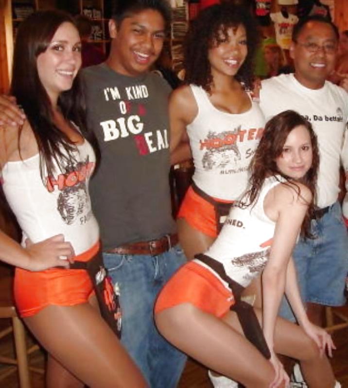 Girls of Hooters #3419683