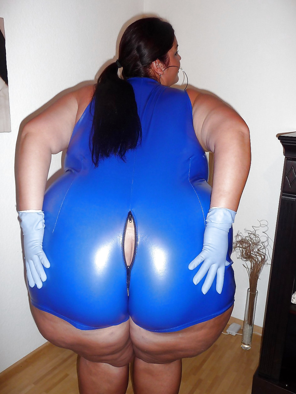 Bbws in latex, leather or just shiny 3 #15973697