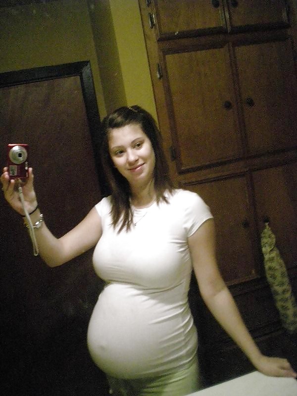 Amateur joven embarazada selfschor parte 3
 #3656632