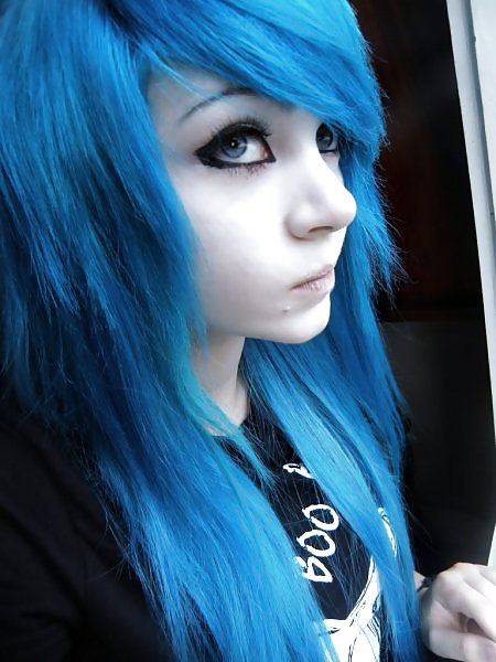 Yo (pelo morado, azul y negro)
 #7941658