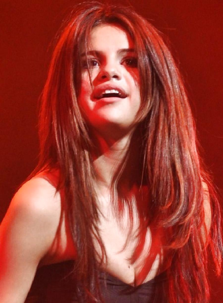 Sexy Selena Gomez Photo to Beat Your Meat On! #4608590