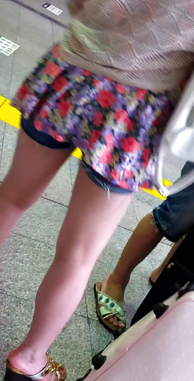 Public sexy legs in train and on platform #7303519