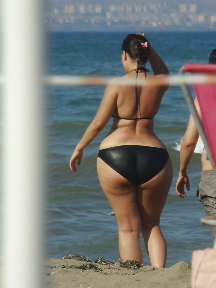 Women you see at the beach that get you drooling #21792212