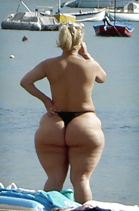 Women you see at the beach that get you drooling #21792380