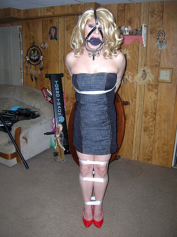 Crossdressers  bound & gagged tome 1 #11955935