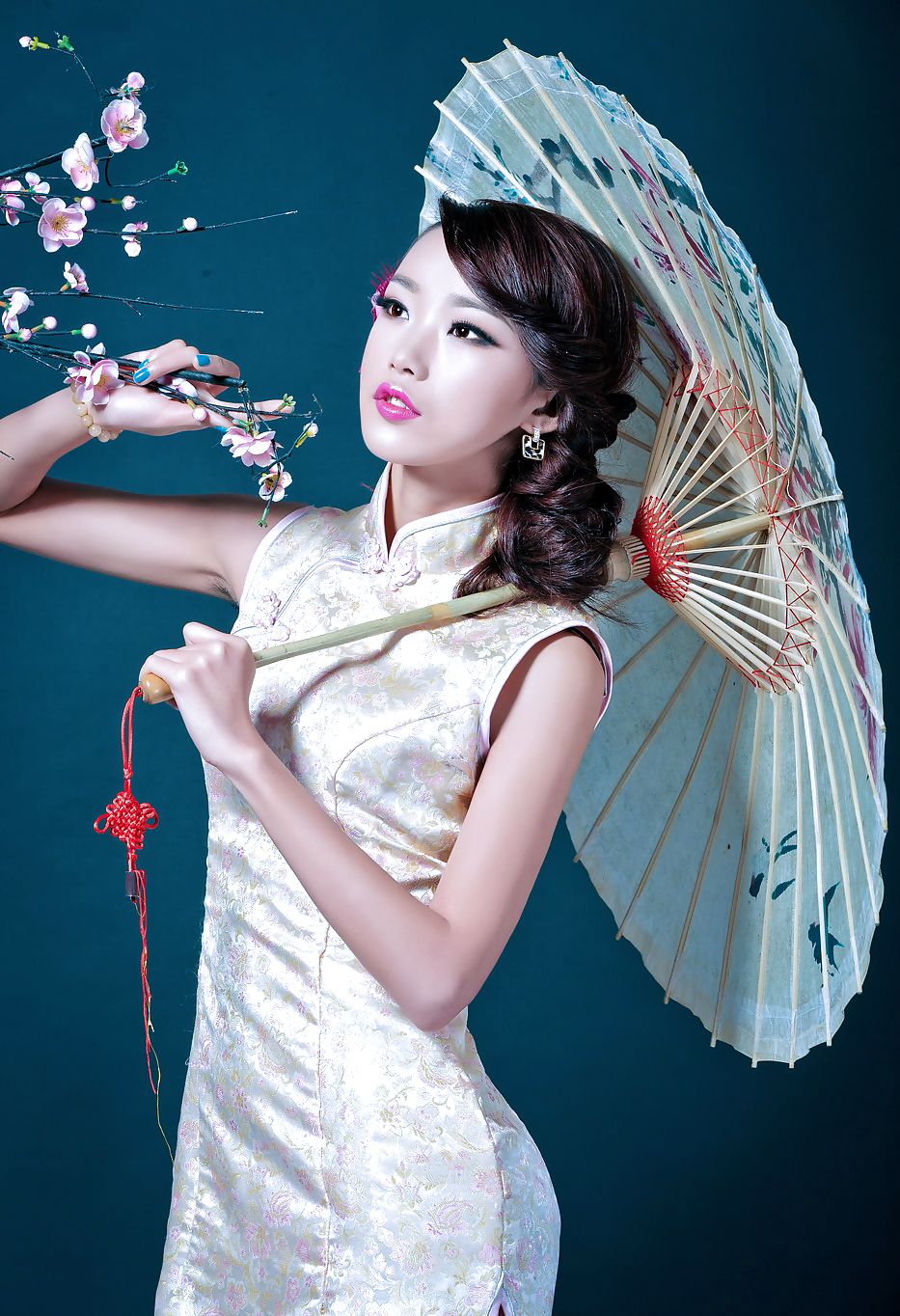 Photographie De Studio (belles Asians Avec Aisselles Poilues) #21150575