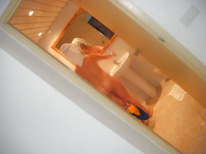 Friends 'special' holiday photos #4533073