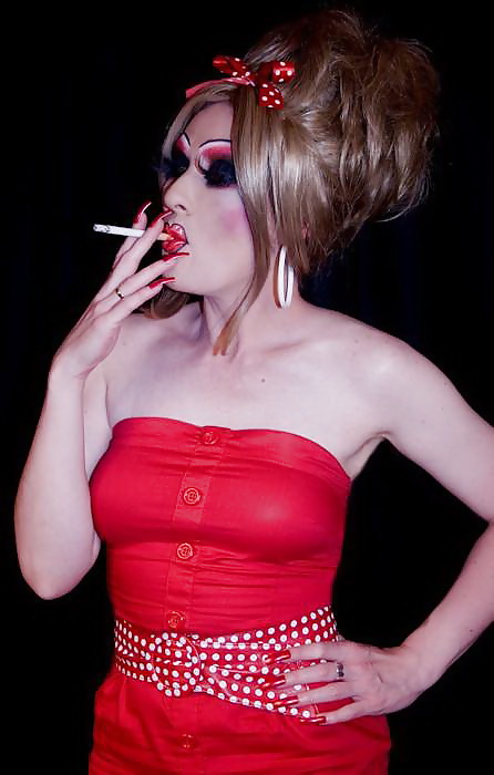 Fumer Glam Travesti Avec De Lourdes Maquillage #13904226