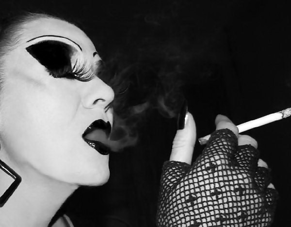 Rauchen Glam Transvestit Mit Schweren Bis #13904251