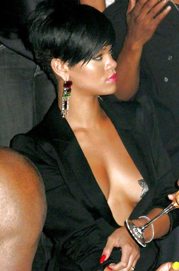 Rihanna - Cul, La Chatte Et Seins Appréciation #22534505