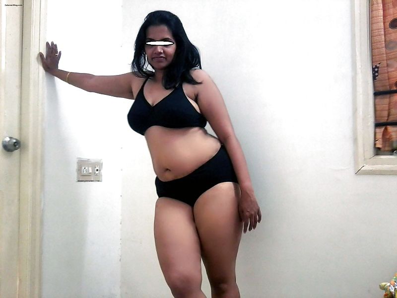 Ahmedabad Bhabi  #8868179