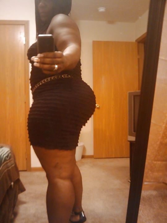 EXCLUSIVE PICS OF THICK BLACK MILF NAMED ANGIE #22803945