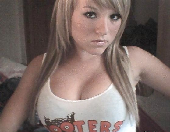 Hooters Mädchen #4594627