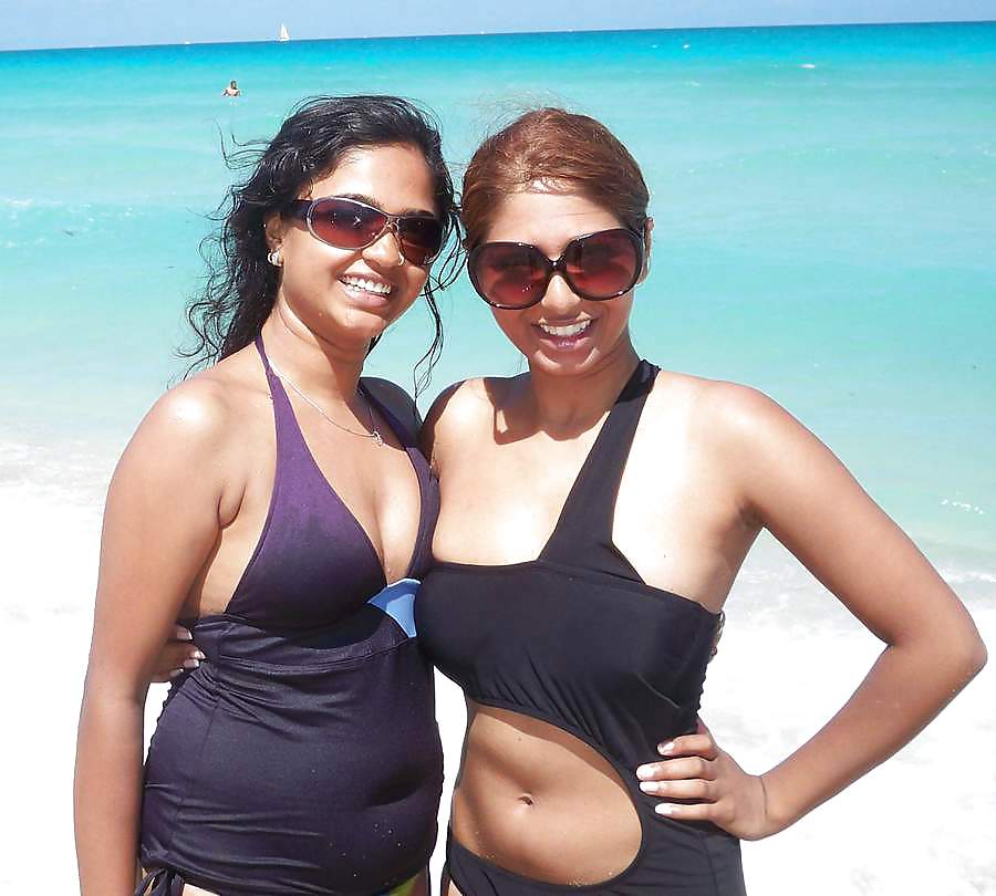 Beach girls2