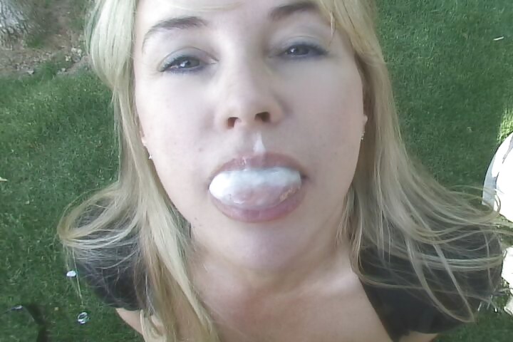 淫乱妻が公園でチンポを吸う
 #4422399