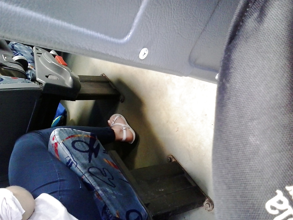 Piedi incontrati nel bus
 #18115900