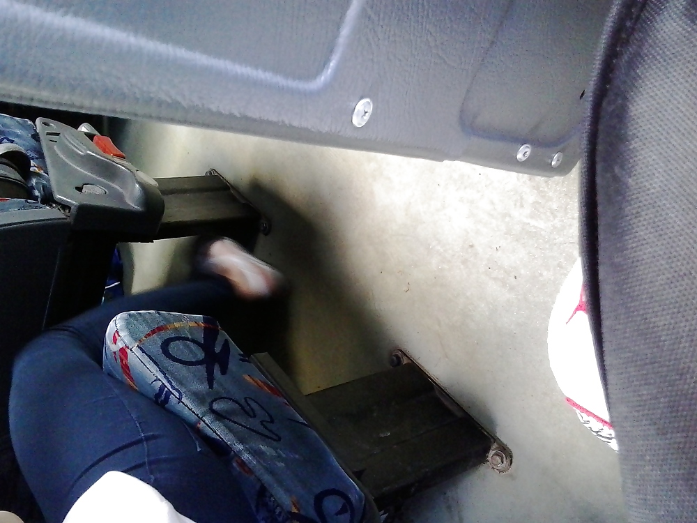 Feet Met in the Bus #18116001