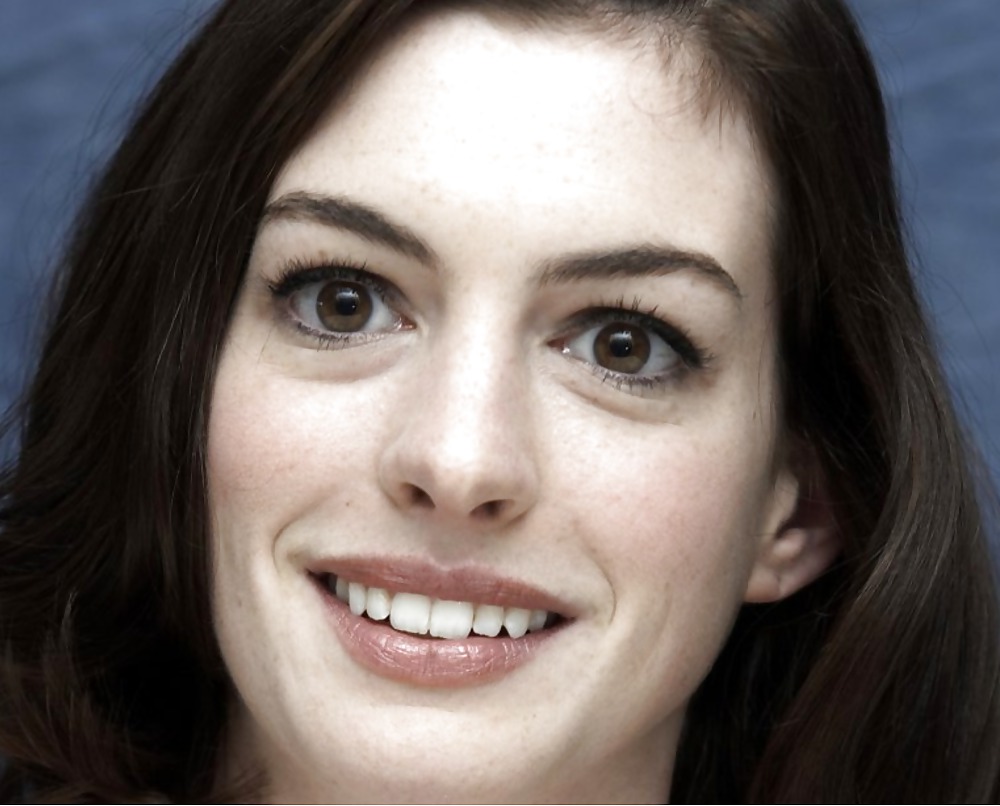 Anne hathaway
 #13969733