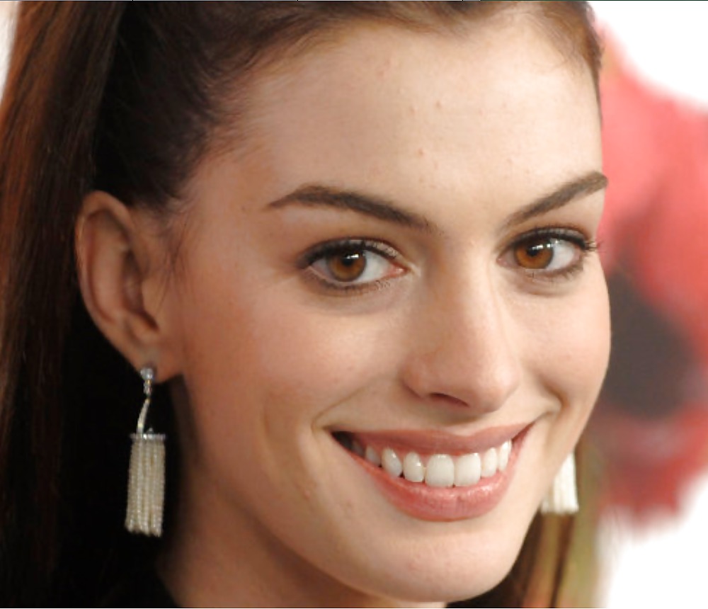 Anne hathaway
 #13969740