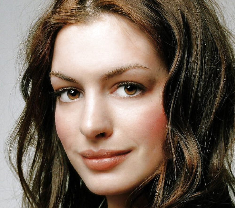 Anne hathaway
 #13969776