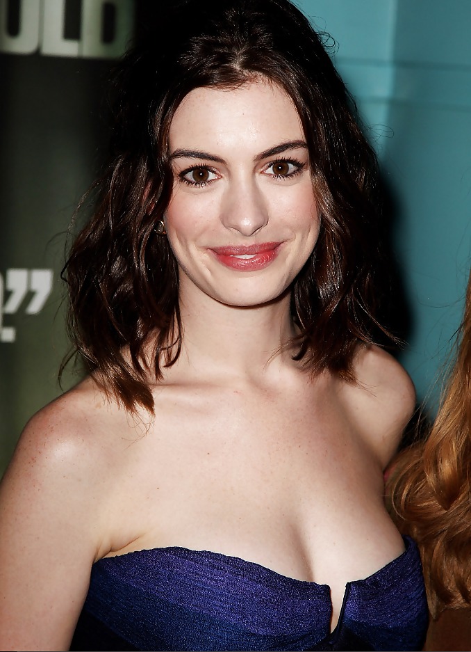 Anne hathaway
 #13969902