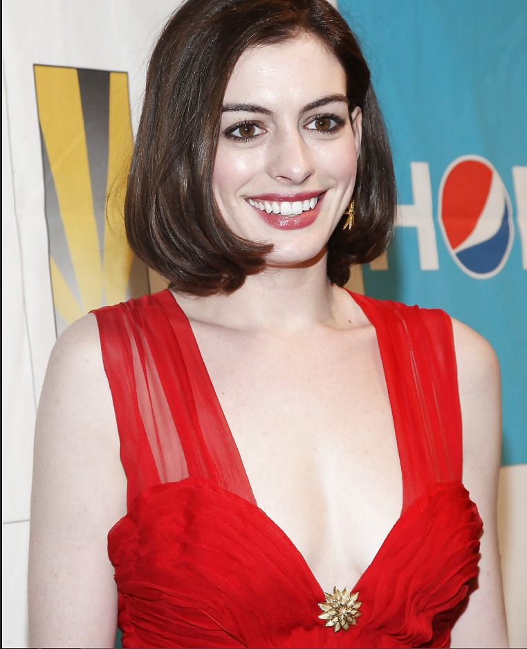 Anne hathaway
 #13969955