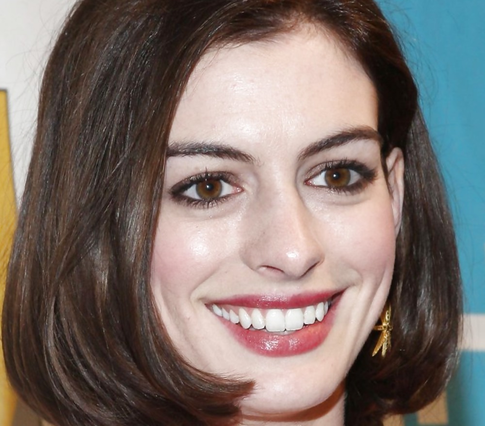 Anne hathaway
 #13969961