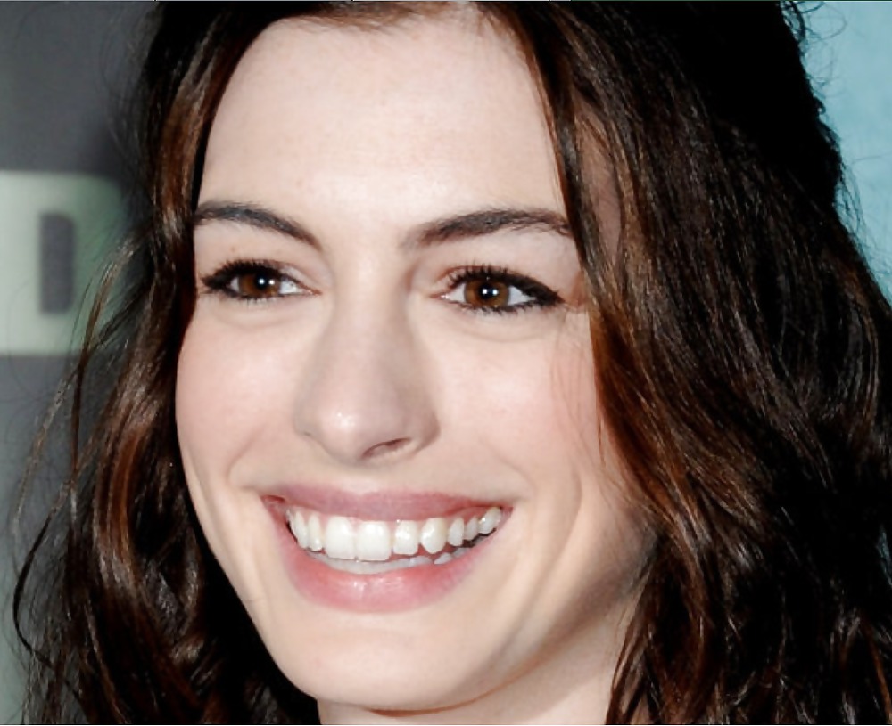 Anne hathaway
 #13970013