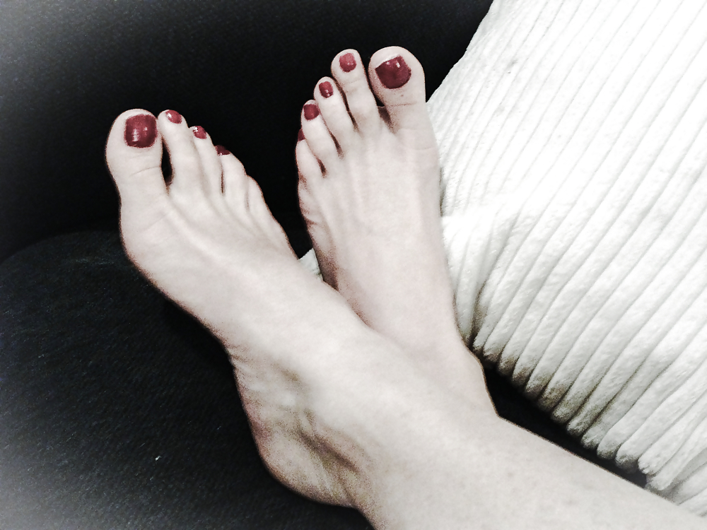 Feet #18425273